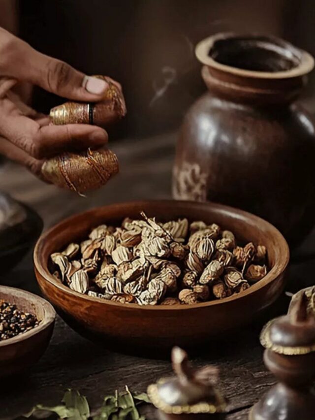 9 आयुर्वेदिक आदतें जो दवा से बेहतर हैं। पूरा पढ़ें..